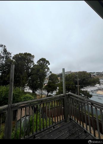 104 Charter Oak Avenue, San Francisco, CA 94124