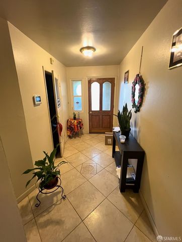 104 Charter Oak Avenue, San Francisco, CA 94124