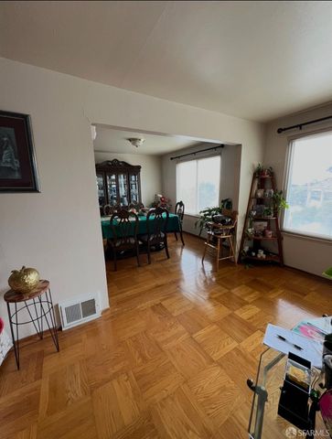 104 Charter Oak Avenue, San Francisco, CA 94124