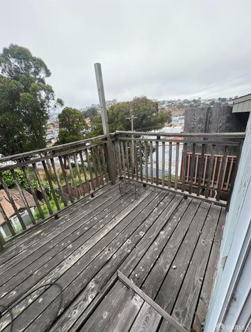 104 Charter Oak Avenue, San Francisco, CA 94124
