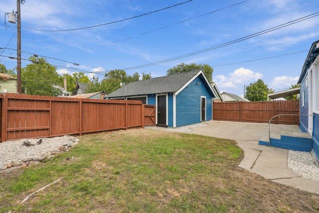 1122 W Augusta Ave, Spokane, WA 99205