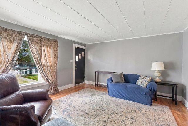 1122 W Augusta Ave, Spokane, WA 99205