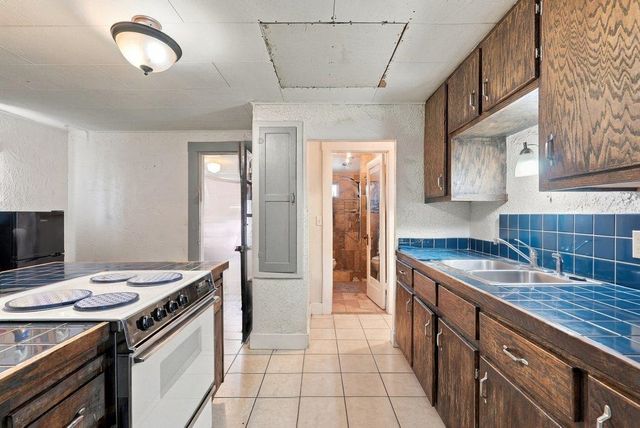1122 W Augusta Ave, Spokane, WA 99205