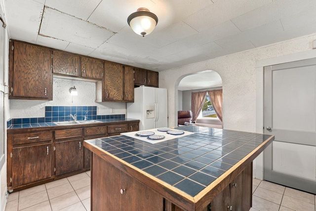 1122 W Augusta Ave, Spokane, WA 99205