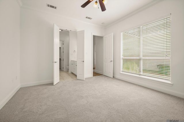 5368 Courtyard Dr, Gonzales, LA 70737