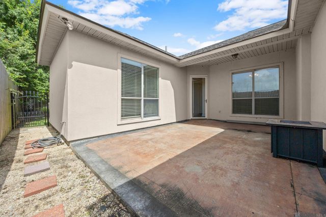 5368 Courtyard Dr, Gonzales, LA 70737