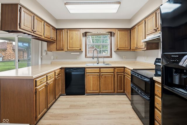 8022 Knollgate Court, Indianapolis, IN 46268