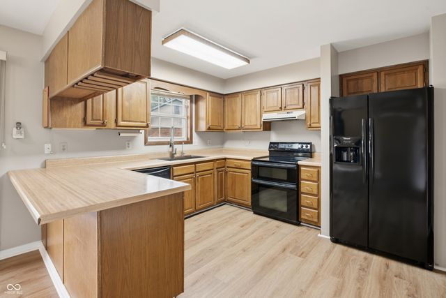 8022 Knollgate Court, Indianapolis, IN 46268