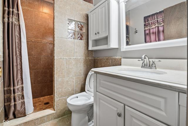 8022 Knollgate Court, Indianapolis, IN 46268