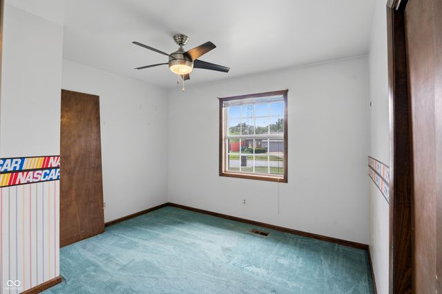 8022 Knollgate Court, Indianapolis, IN 46268