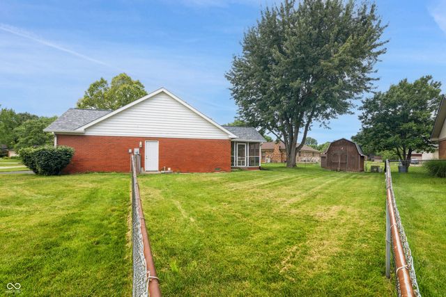 8022 Knollgate Court, Indianapolis, IN 46268