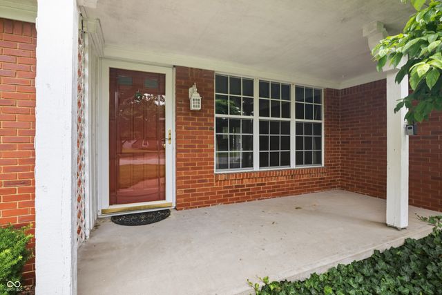 8022 Knollgate Court, Indianapolis, IN 46268