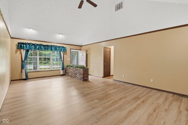 8022 Knollgate Court, Indianapolis, IN 46268