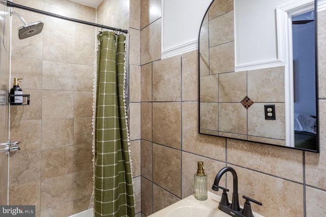 1425 N FRONT ST, Philadelphia, PA 19122