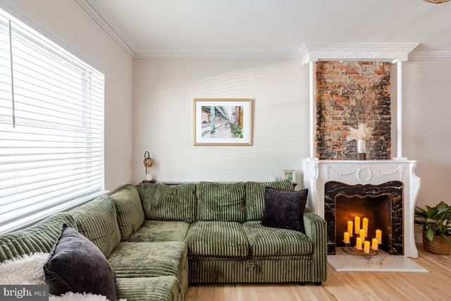 1425 N FRONT ST, Philadelphia, PA 19122