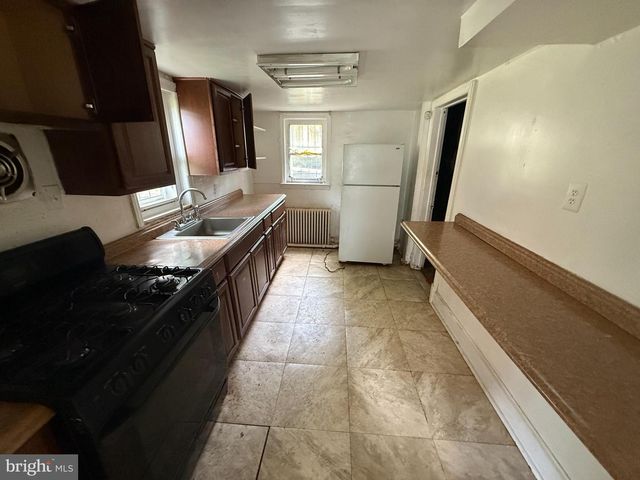 750 CHARING CROSS RD, Baltimore, MD 21229