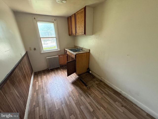 750 CHARING CROSS RD, Baltimore, MD 21229