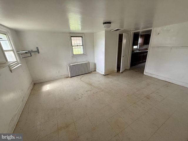 750 CHARING CROSS RD, Baltimore, MD 21229