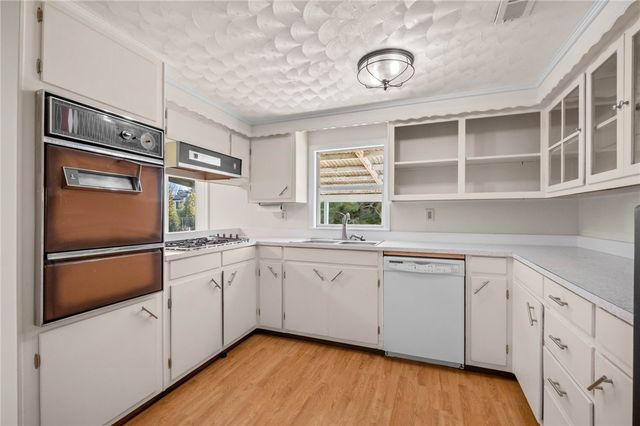 1952 N Juneway Terrace, Fayetteville, AR 72703