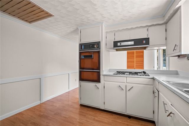 1952 N Juneway Terrace, Fayetteville, AR 72703