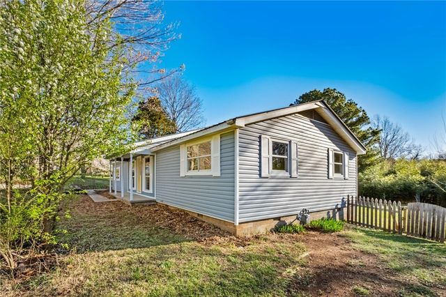 1952 N Juneway Terrace, Fayetteville, AR 72703