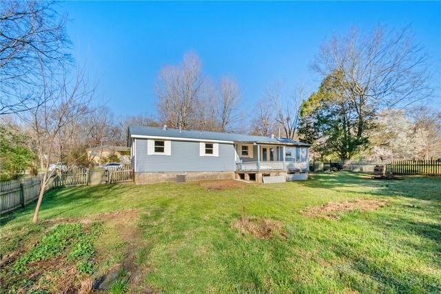 1952 N Juneway Terrace, Fayetteville, AR 72703