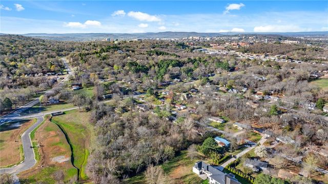 1952 N Juneway Terrace, Fayetteville, AR 72703