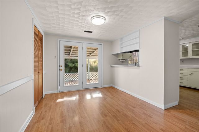 1952 N Juneway Terrace, Fayetteville, AR 72703