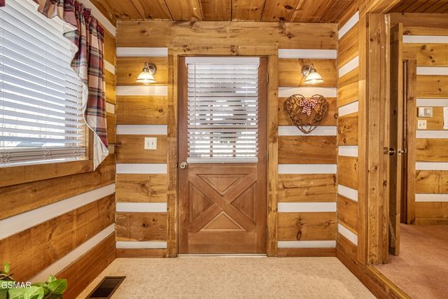 2752 Blue Springs Way, Sevierville, TN 37862