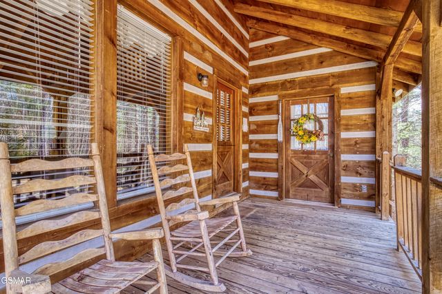 2752 Blue Springs Way, Sevierville, TN 37862