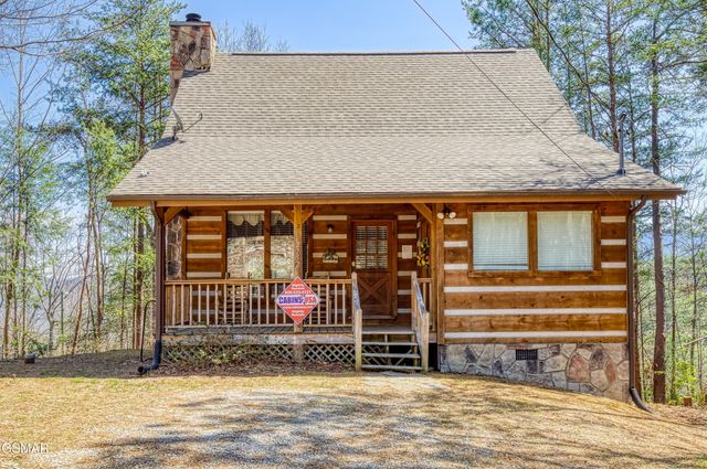 2752 Blue Springs Way, Sevierville, TN 37862