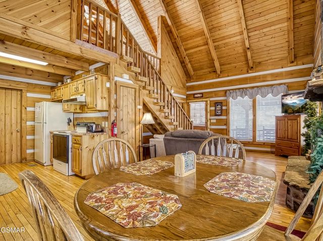 2752 Blue Springs Way, Sevierville, TN 37862