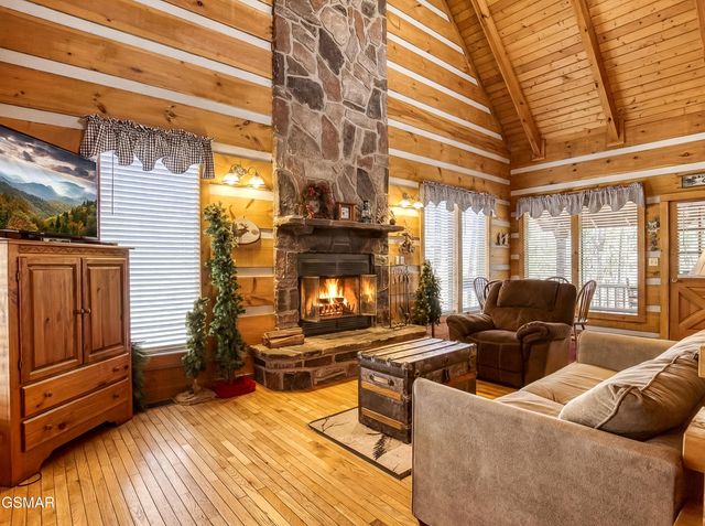 2752 Blue Springs Way, Sevierville, TN 37862