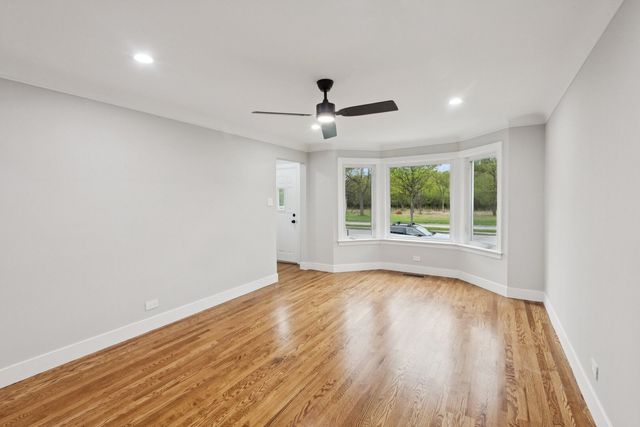 3737 N Cumberland Avenue, Chicago, IL 60634