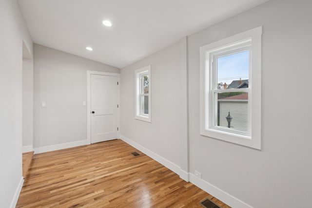 3737 N Cumberland Avenue, Chicago, IL 60634