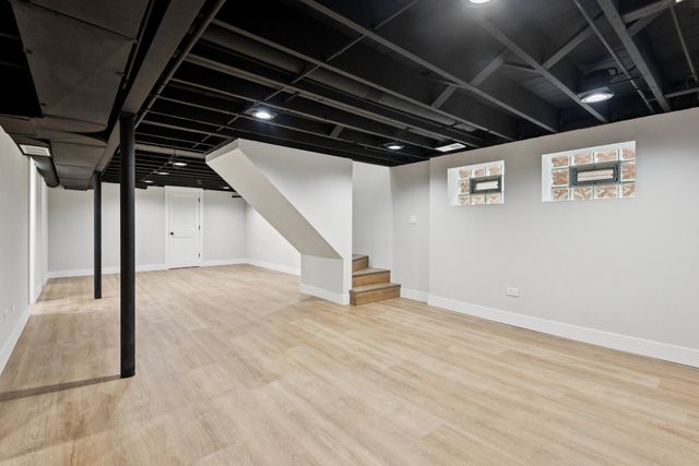 3737 N Cumberland Avenue, Chicago, IL 60634