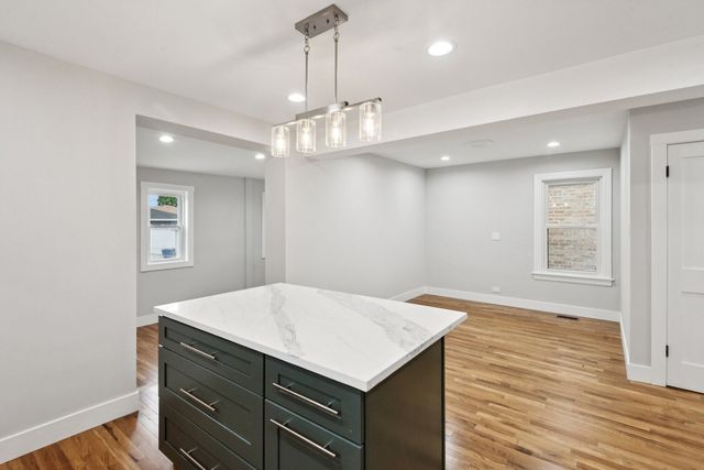 3737 N Cumberland Avenue, Chicago, IL 60634