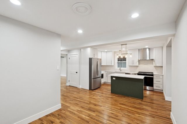 3737 N Cumberland Avenue, Chicago, IL 60634