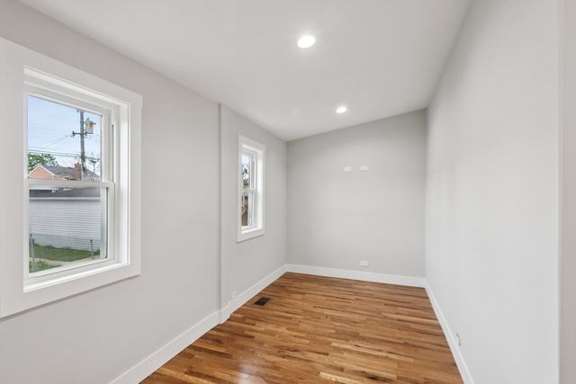 3737 N Cumberland Avenue, Chicago, IL 60634