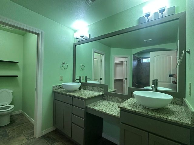2659 N Villa Boulevard, Fayetteville, AR 72703