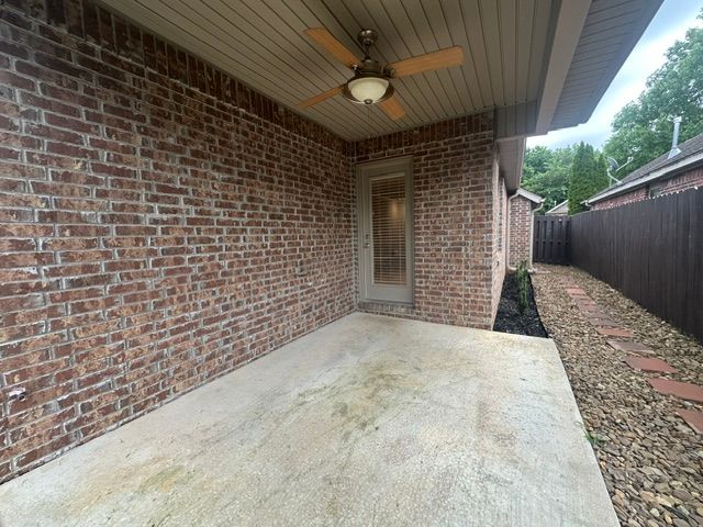 2659 N Villa Boulevard, Fayetteville, AR 72703