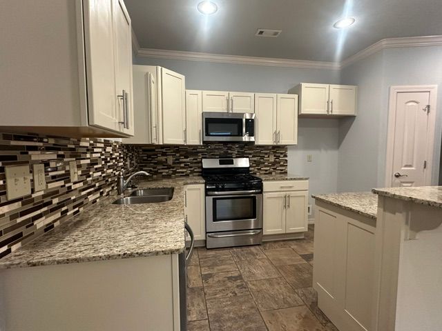 2659 N Villa Boulevard, Fayetteville, AR 72703