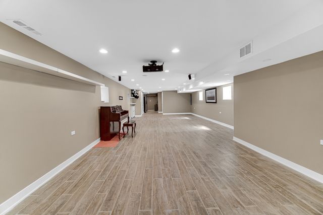 1915 Dewey Avenue, Evanston, IL 60201