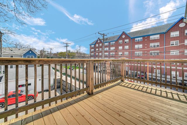 1915 Dewey Avenue, Evanston, IL 60201