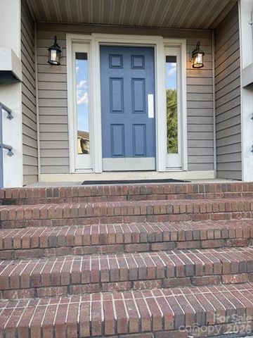 1641 Arlyn Circle F, Charlotte, NC 28213