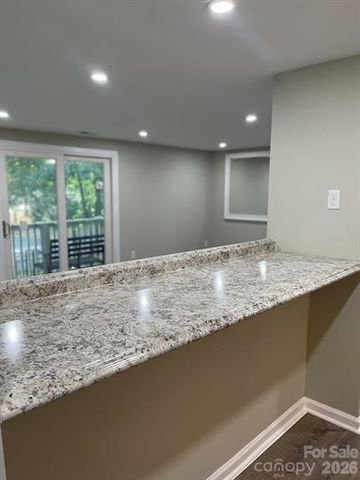 1641 Arlyn Circle F, Charlotte, NC 28213