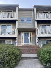 1641 Arlyn Circle F, Charlotte, NC 28213