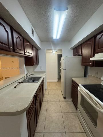 5612 Rock Island Road 152, Tamarac, FL 33319