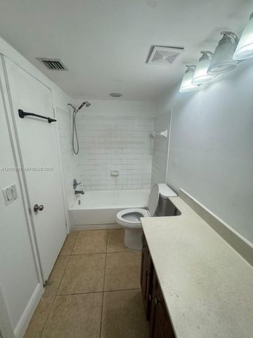 5612 Rock Island Road 152, Tamarac, FL 33319