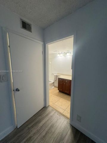 5612 Rock Island Road 152, Tamarac, FL 33319